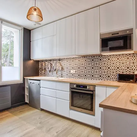 Maison De Charme A Merville-franceville-plage, 10 Pers, Proche Mer, Grande Terrasse Et Independant - Fr-1-788-27 Prázdninový dům