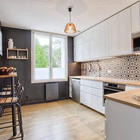 Maison De Charme A Merville-franceville-plage, 10 Pers, Proche Mer, Grande Terrasse Et Independant - Fr-1-788-27 Prázdninový dům *