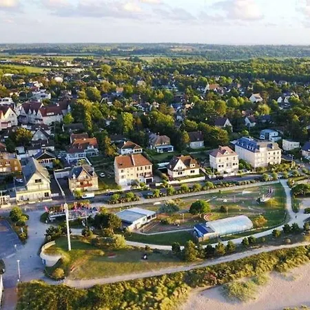 Maison De Charme A Merville-franceville-plage, 10 Pers, Proche Mer, Grande Terrasse Et Independant - Fr-1-788-27 Prázdninový dům Merville-Franceville-Plage