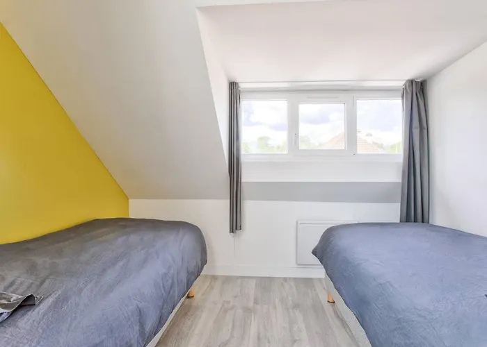 度假居 Maison De Charme A Merville-franceville-plage, 10 Pers, Proche Mer, Grande Terrasse Et Independant - Fr-1-788-27 *