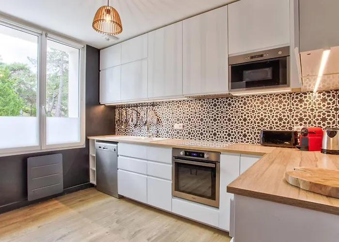 Maison De Charme A Merville-franceville-plage, 10 Pers, Proche Mer, Grande Terrasse Et Independant - Fr-1-788-27 度假居