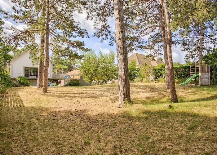 Maison De Charme A Merville-franceville-plage, 10 Pers, Proche Mer, Grande Terrasse Et Independant - Fr-1-788-27 * 玛维尔弗朗斯维尔