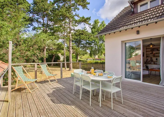 Maison De Charme A Merville-franceville-plage, 10 Pers, Proche Mer, Grande Terrasse Et Independant - Fr-1-788-27 * 玛维尔弗朗斯维尔