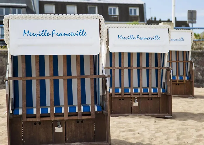 Maison De Charme A Merville-franceville-plage, 10 Pers, Proche Mer, Grande Terrasse Et Independant - Fr-1-788-27 * 玛维尔弗朗斯维尔